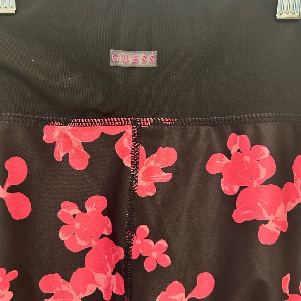 Guess Women athletic Black Leggings with Pink Floral Accents. Size X small. - Picture 5 of 6